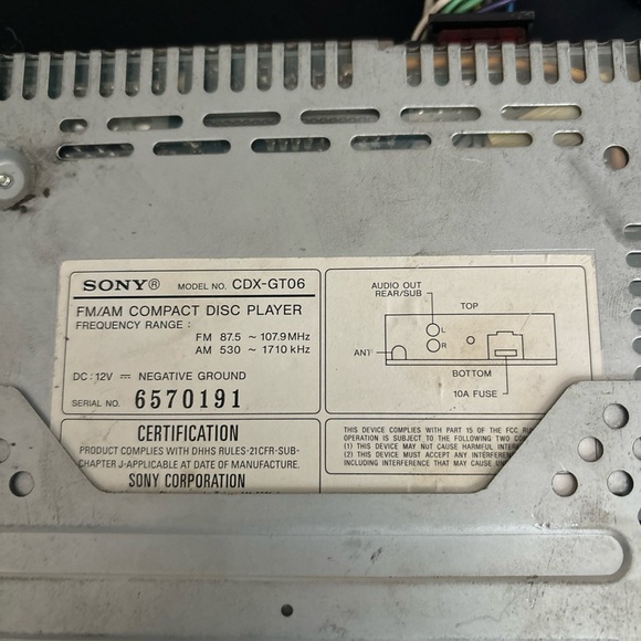 SONY CDX-GT06 FM/AM Compact Disc Player 12V Untested Drive S Xplod 100db+ - Picture 6 of 11